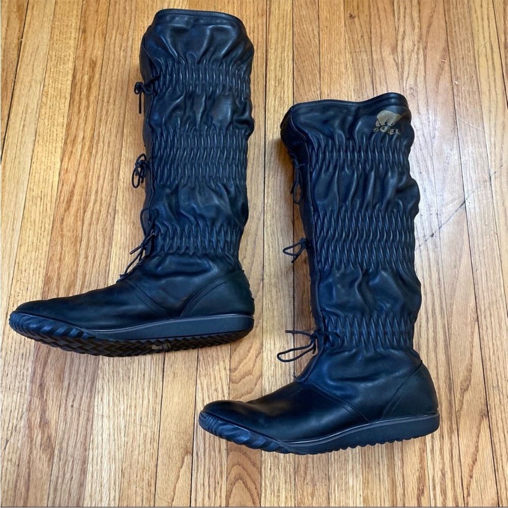 SOREL Black Leather Ruched Winter Boots